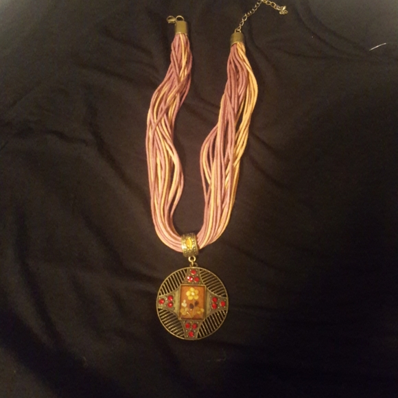 Vintage Necklace in Coral and Red - Picture 2 of 3